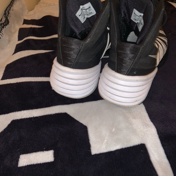 Shoes - Picture 5 of 5